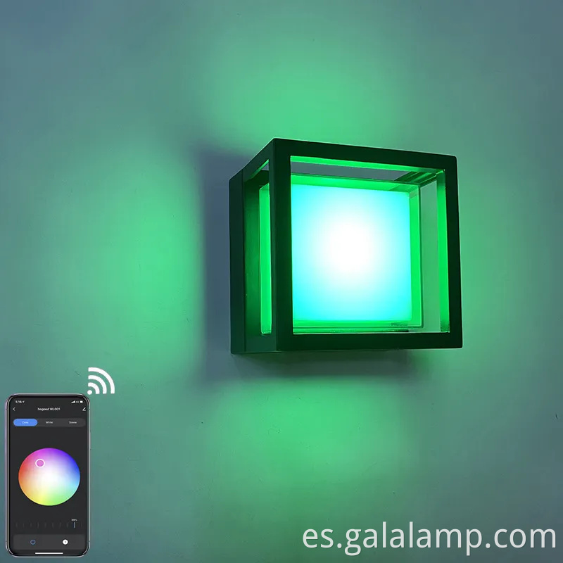 Luz de pared LED inteligente impermeable con control de aplicaciones Tuya para uso al aire libre